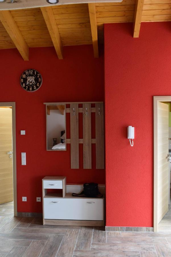 hunsruecker-fewo - Die Erlebnishütte - 2 Ferienwohnungen im Hunsrück in Unzenberg Gobenhausen Habitación foto